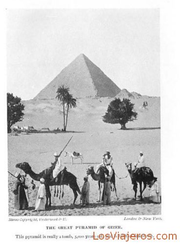 Pyramids of Gizeh - Egypt
Pirámides de Guiza - Egipto