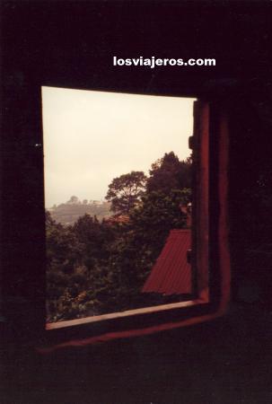 Open window in a village in Agou Mountain. Pic d'Agou - Togo
Ventana abierta al Pic d'Agou - Togo