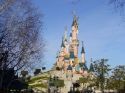 More remote and complete sight of the Castle of the Sleeping Beauty - Disneyland París