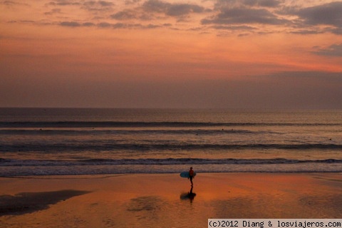 Surf en Seminyak al anochecer