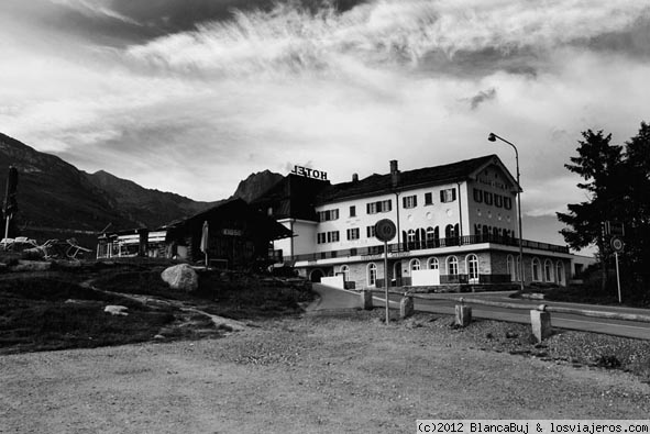 Hotel abandonado en Los Alpes