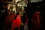 Templo de Pashupatinath, mujeres.