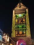 Torre iluminada