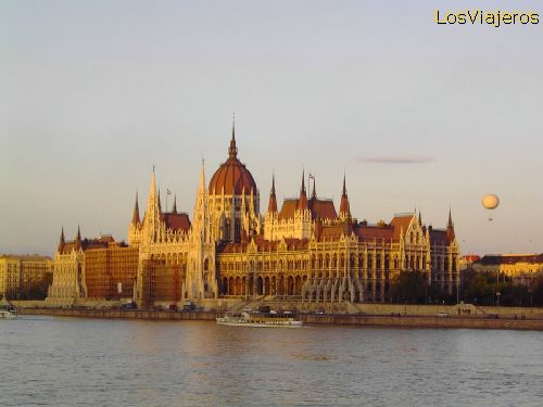 Parliament Building -Budapest- Hungary
Edificio del Parlamento- Budapest- Hungría - Hungria